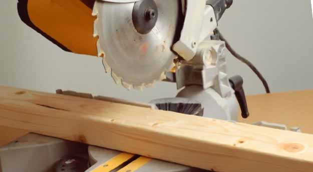 How Does A Miter Saw Work